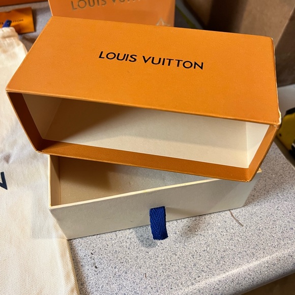 Louis Vuitton Boxes , bags , dust bags , wraps - Picture 6 of 14